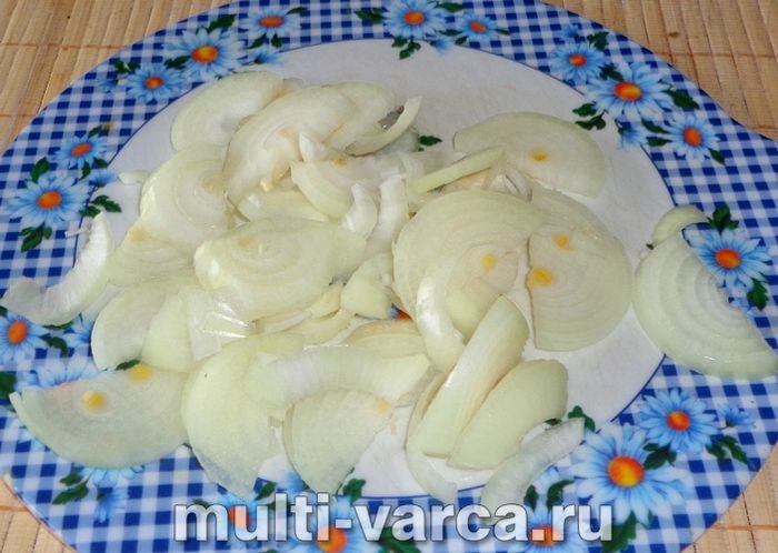 Гуляш з індички в мультиварці