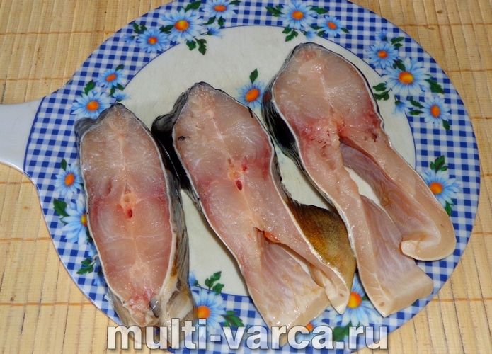 Юшка з коропа в мультиварці