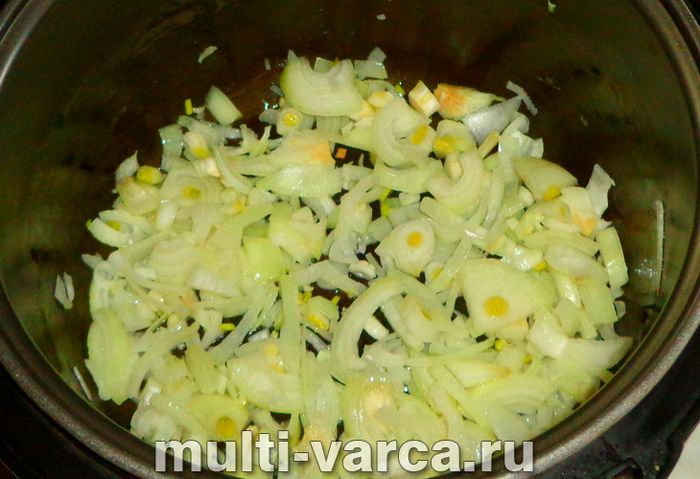 Качка з грибами в мультиварці