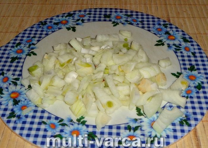 Картопля, тушкована з копченою ковбасою