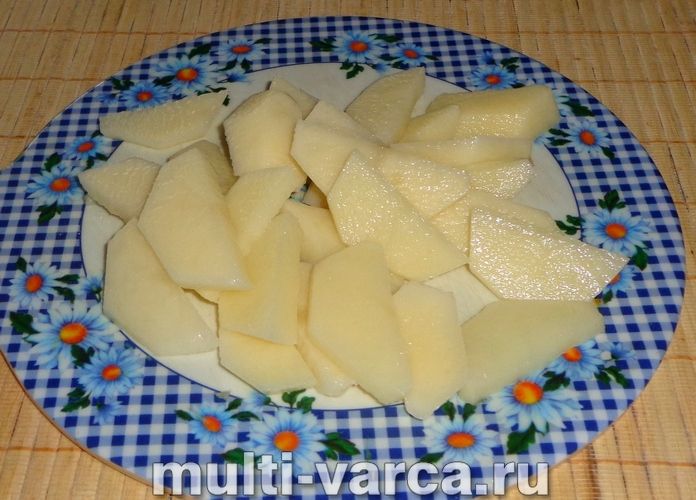 Картопля, тушкована з копченою ковбасою