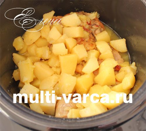 Картопля з курячими ніжками в мультиварці