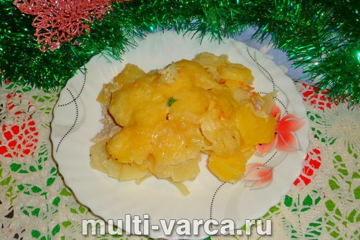 Картопляна запіканка з індичкою в духовці