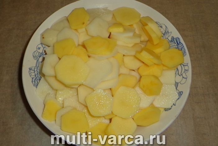 Картопляна запіканка з індичкою в духовці