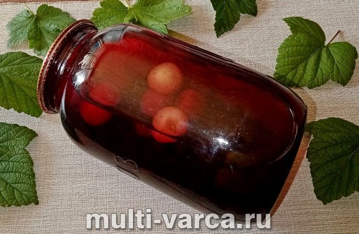 Компот із черешні та смородини на зиму
