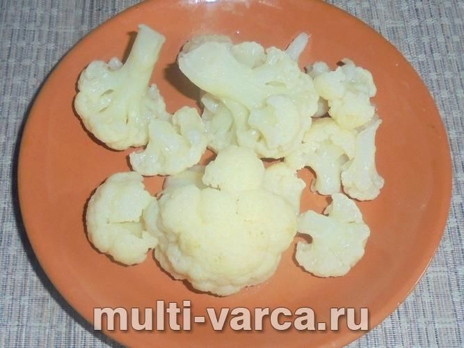 Короп тушкований із цвітною капустою
