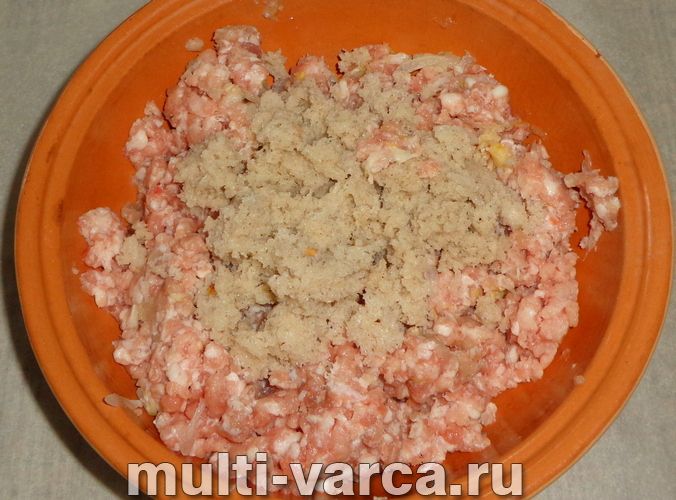 Котлети зі свинини на пару в мультиварці