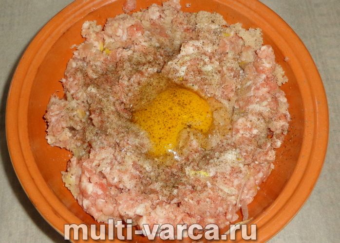 Котлети зі свинини на пару в мультиварці