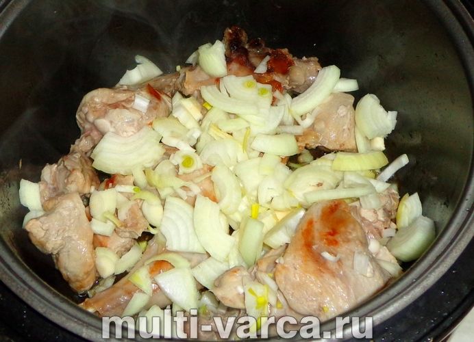 Кролик із чорносливом у мультиварці
