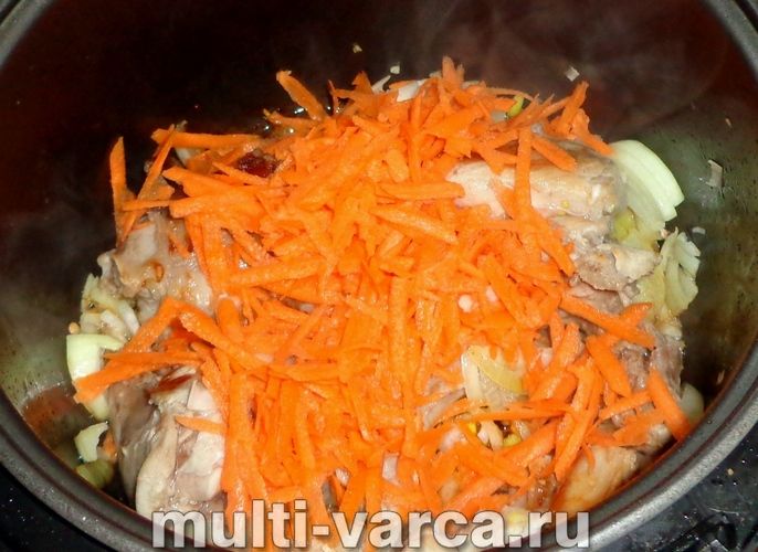 Кролик із чорносливом у мультиварці