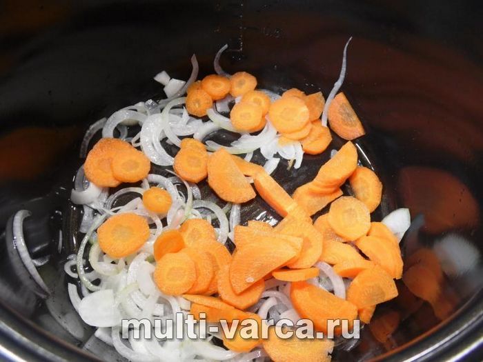Курячий суп із кускусом і двома видами капусти