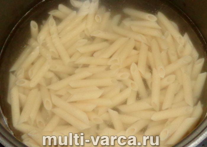 Макарони з котлетами в мультиварці