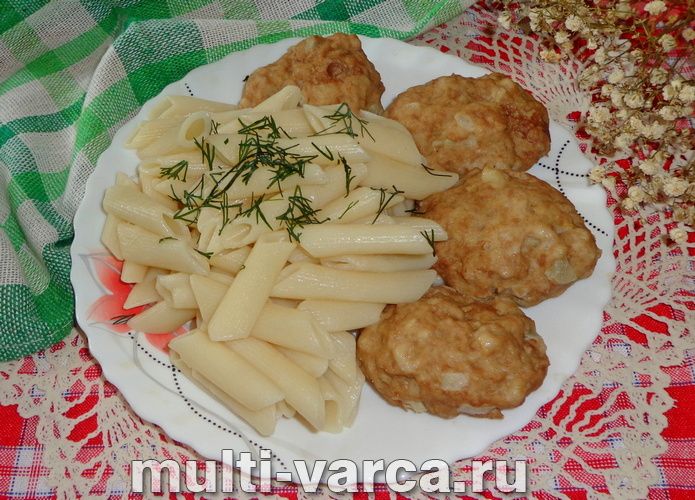 Макарони з котлетами в мультиварці