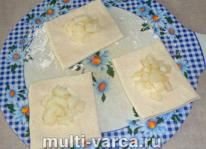 Манти з картоплею в мультиварці