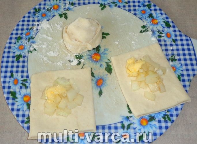 Манти з картоплею в мультиварці