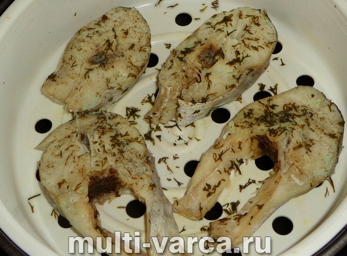 Минтай на пару в мультиварці