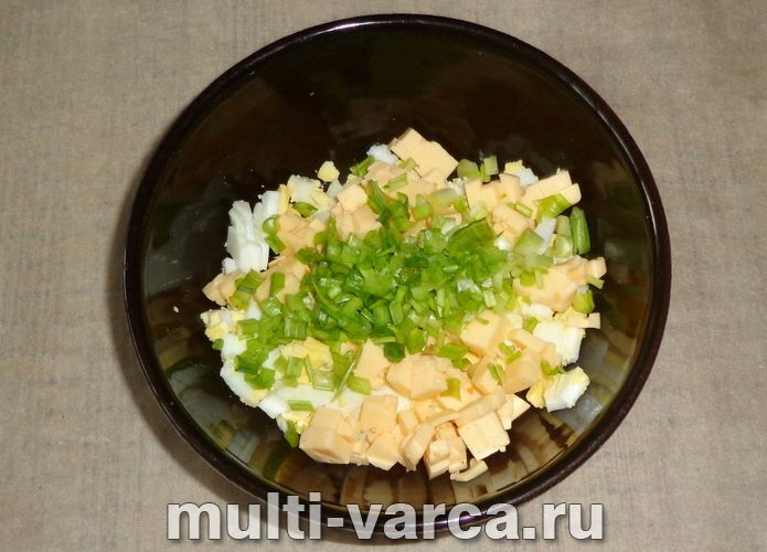 Огірки сиром і яйцем