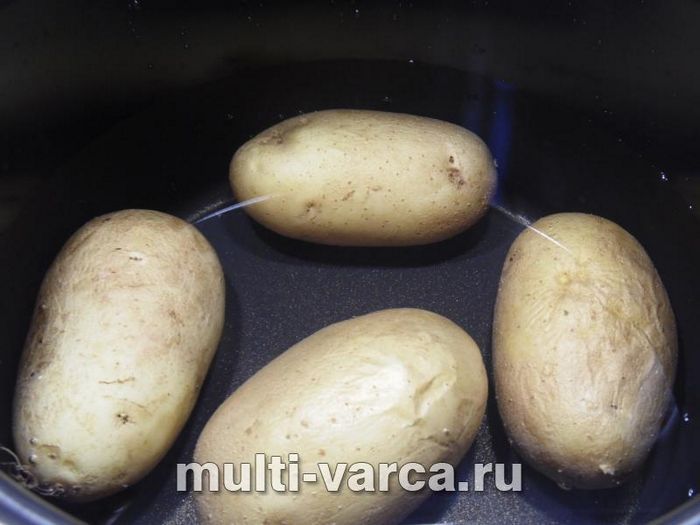 Печена картопля з начинкою з консервованого лосося
