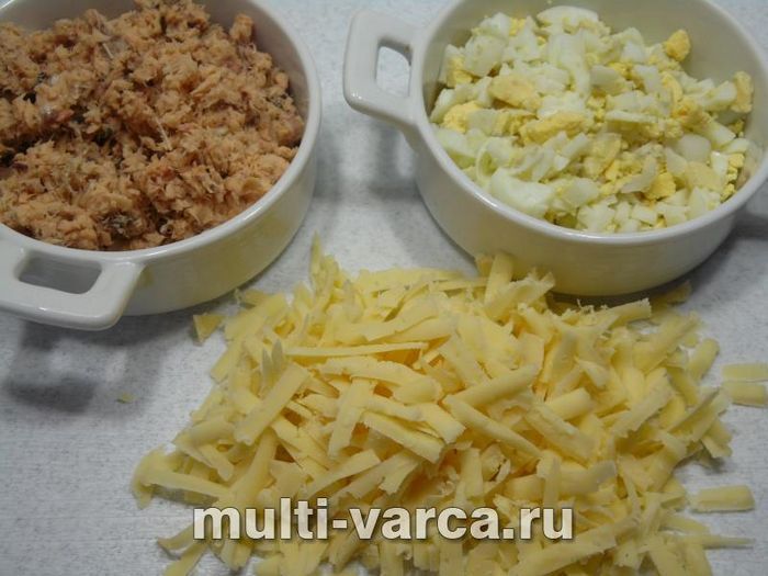 Печена картопля з начинкою з консервованого лосося