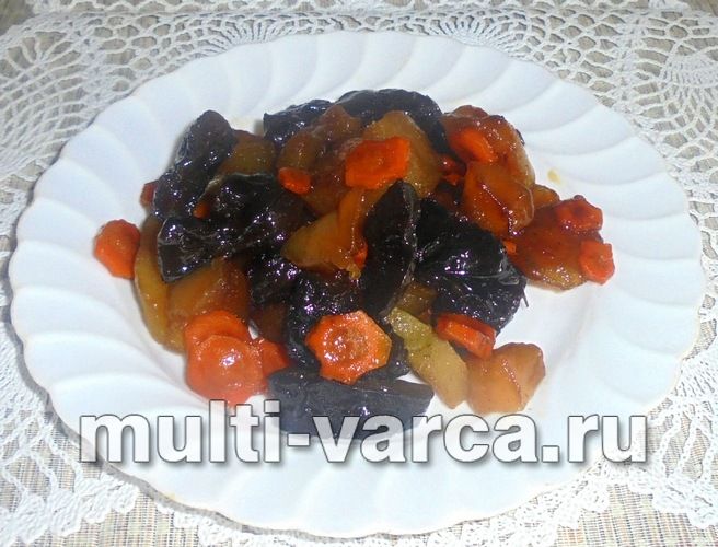 Печені яблука з чорносливом і морквою