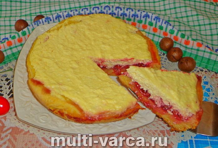 Пиріг із сиром і вишнею в мультиварці