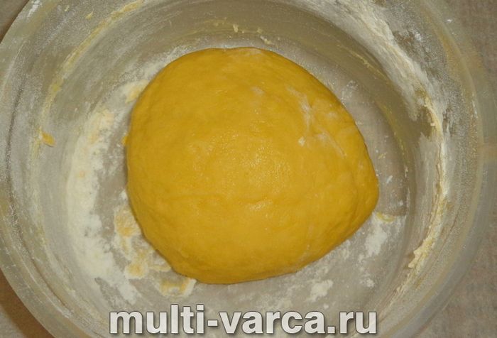 Пиріг із сиром і вишнею в мультиварці