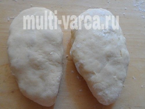 Пиріжки із солодкого тіста з лісовою полуницею