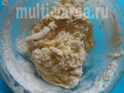 Пиріжки із солодкого тіста з лісовою полуницею