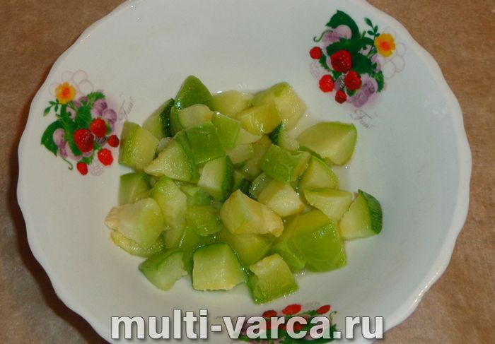 Рис із фаршем і кабачками в мультиварці
