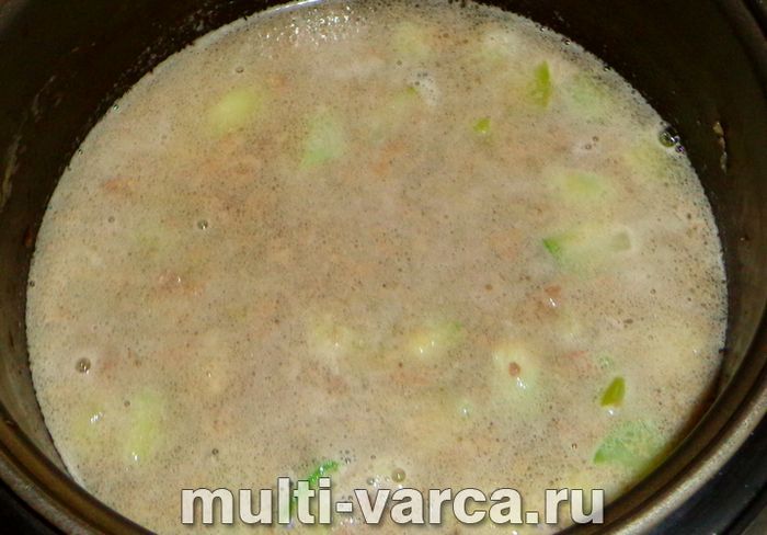 Рис із фаршем і кабачками в мультиварці