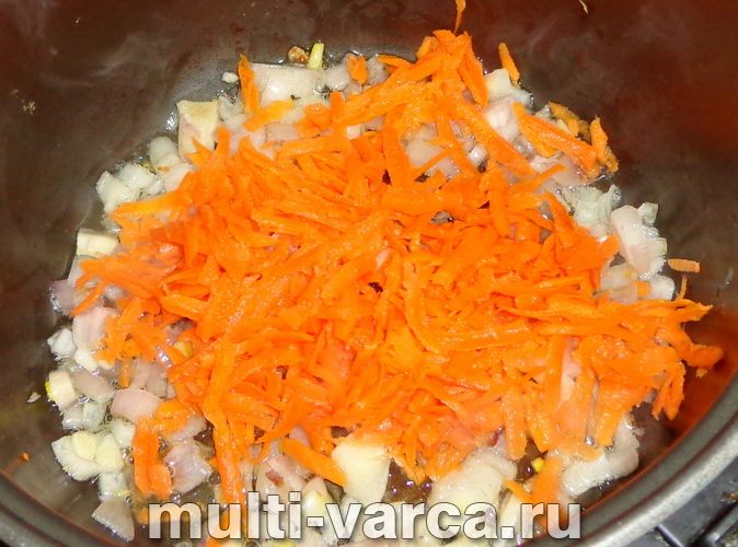 Рис із грибами та куркою в мультиварці