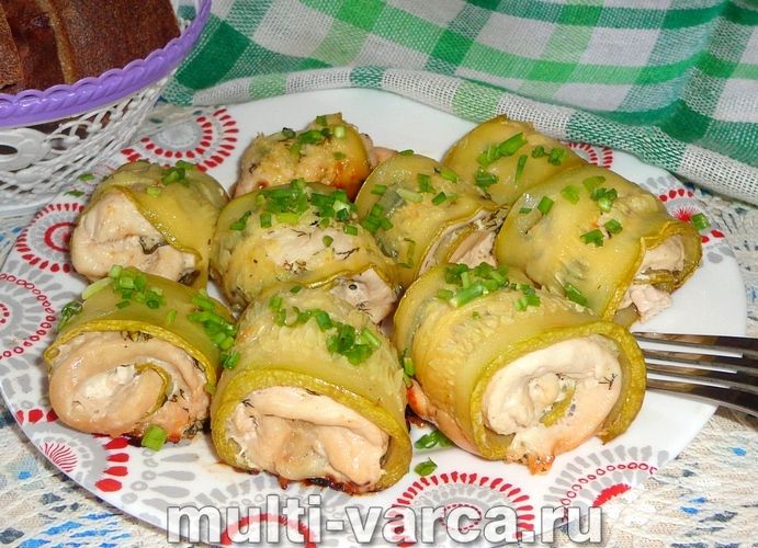 Рулетики з кабачка з курячою грудкою в мультиварці
