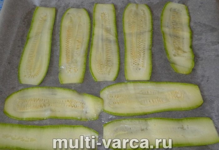 Рулетики з кабачка з курячою грудкою в мультиварці