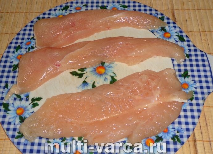 Рулетики з кабачка з курячою грудкою в мультиварці