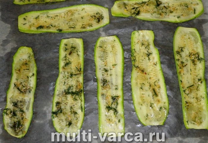 Рулетики з кабачка з курячою грудкою в мультиварці