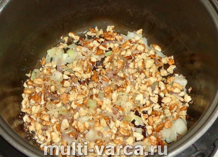 Сациві з курки в мультиварці