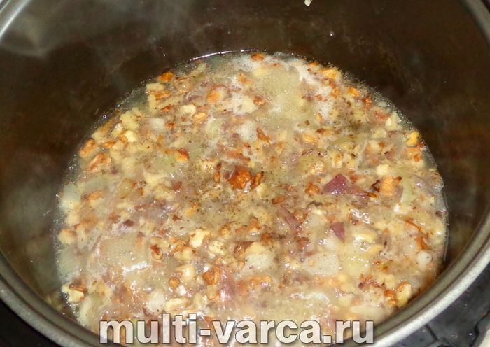Сациві з курки в мультиварці