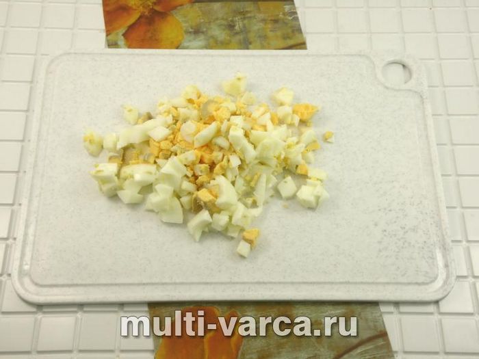 Салат із рисом, сьомгою та морепродуктами
