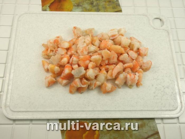 Салат із рисом, сьомгою та морепродуктами