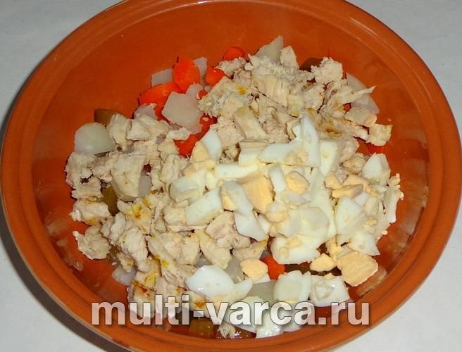 Салат «Олів'є» з курячою грудкою