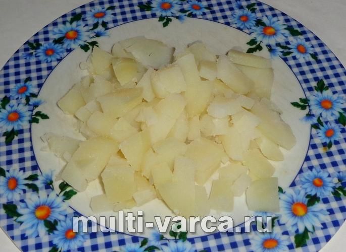 Салат «Олів'є» з курячою грудкою