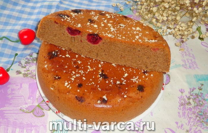 Шоколадний пиріг із вишнею в мультиварці