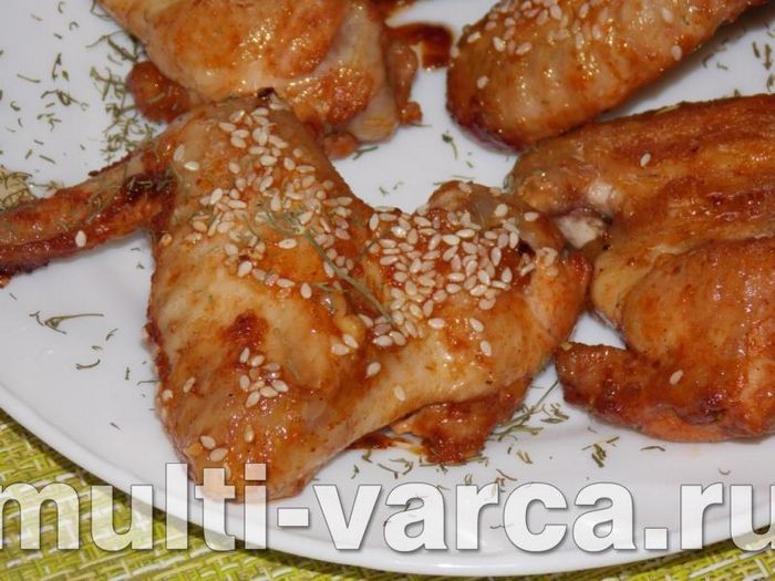Смачні, хрусткі курячі крильця з кунжутом