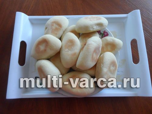 Смачні яблучні пиріжки в мультиварці