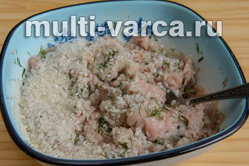 Смачний овочевий суп із курячими фрикадельками