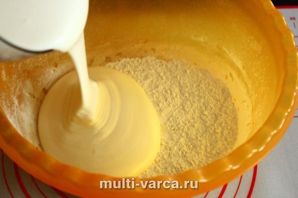 Сунична шарлотка