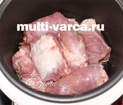 Свинячі рулетики з начинкою із сиру фета та волоськими горіхами