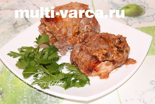 Свинячі рулетики з начинкою із сиру фета та волоськими горіхами