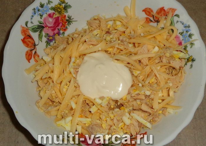 Закуска &laquo;Мишки&raquo; з курячої грудки, сиру і яєць