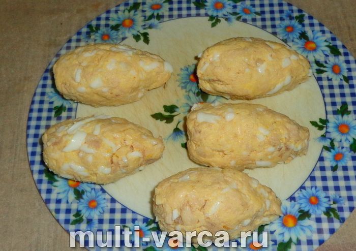 Закуска &laquo;Мишки&raquo; з курячої грудки, сиру і яєць